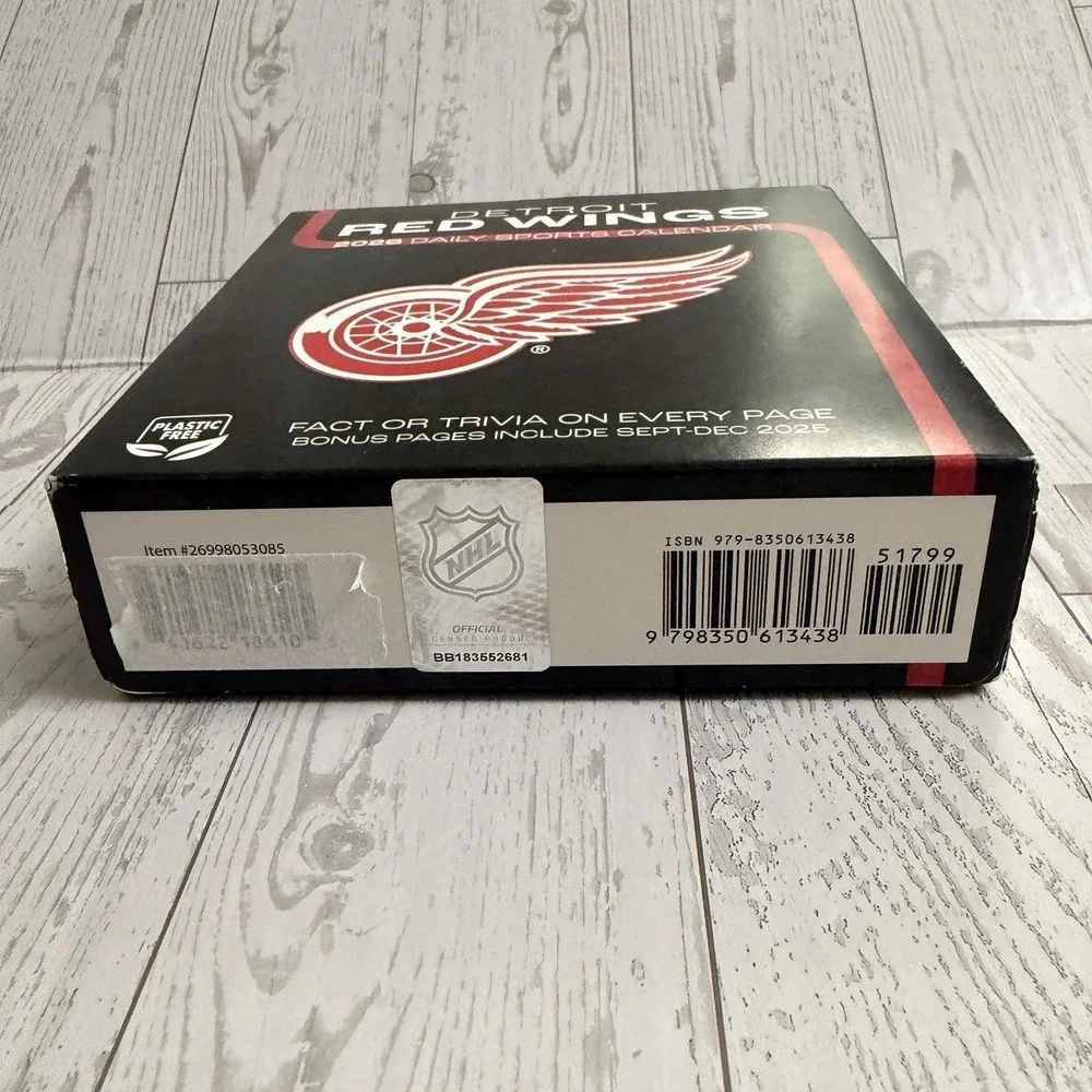 Turner Licensing, ‎ NHL Detroit Red Wings 2026 Daily Desk Calendar Official